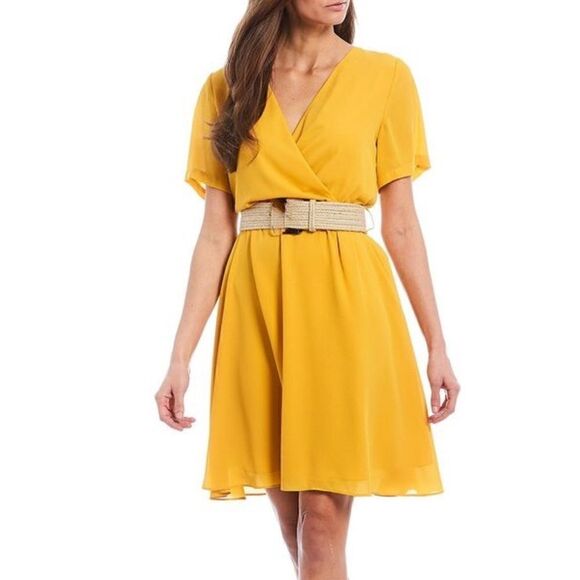 GIBSON LATIMER Short Sleeve Belted Mustard Dress - Picture 1 of 3